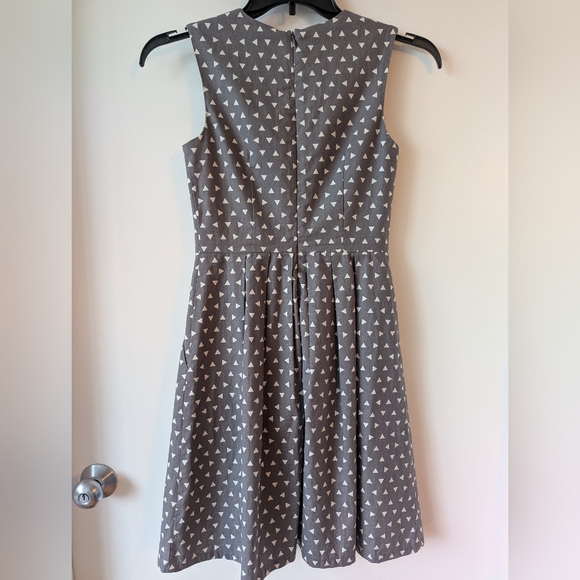 Birds of North America Grey Cotton Dress w/ Pockets Made in Canada - Picture 2 of 9